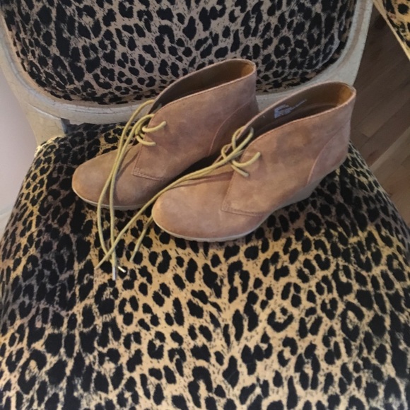 Shoes - Picture 2 of 7